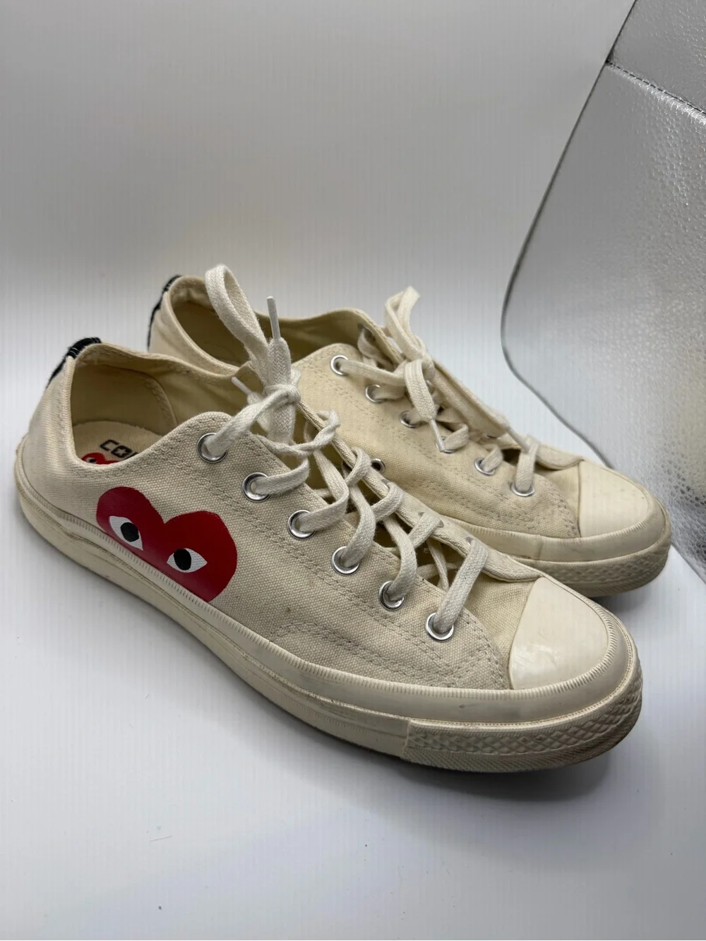 Comme des Garçons PLAY x Converse Off-White Low Top Sneakers Mens 8 Womens 10